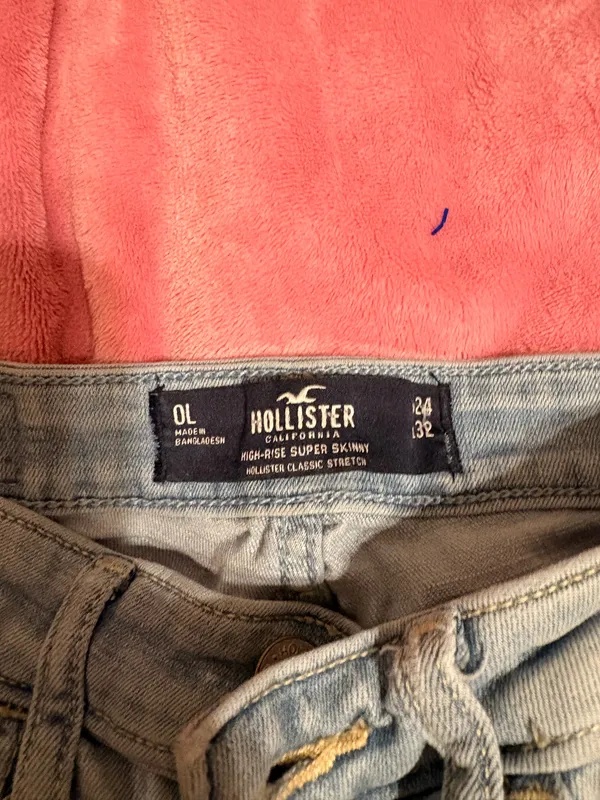 Hollister Jeans Skinny Ripped - Image 2
