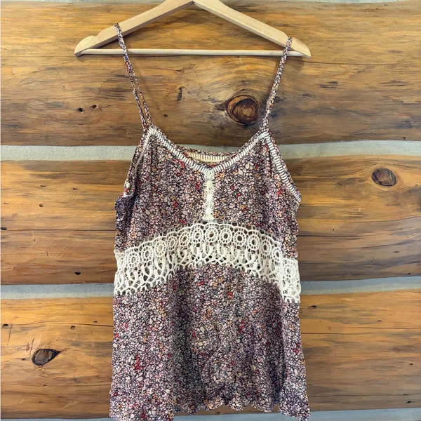 NWT Boho Crochet Tank Top size Medium - Image 2