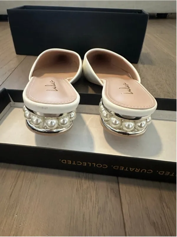 Lulus Women's White Perlia Pearl Pointed Toe Mules Size 7.5 - Image 9