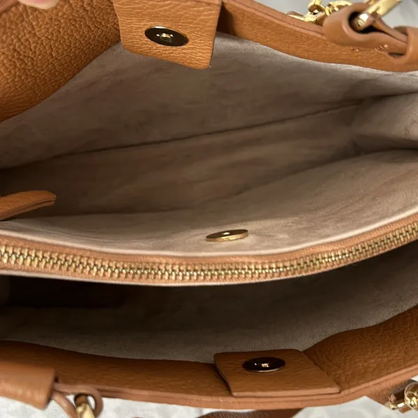 Iacucci Italy Luxurious Caramel Brown Pebbled Leather Handbag Purse 🌸🌸 - Image 7