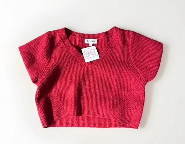 Day + Moon: V-Neck Sweater Cropped Top with Cap‎ Sleeves Annabelle Red NWT - Image 5