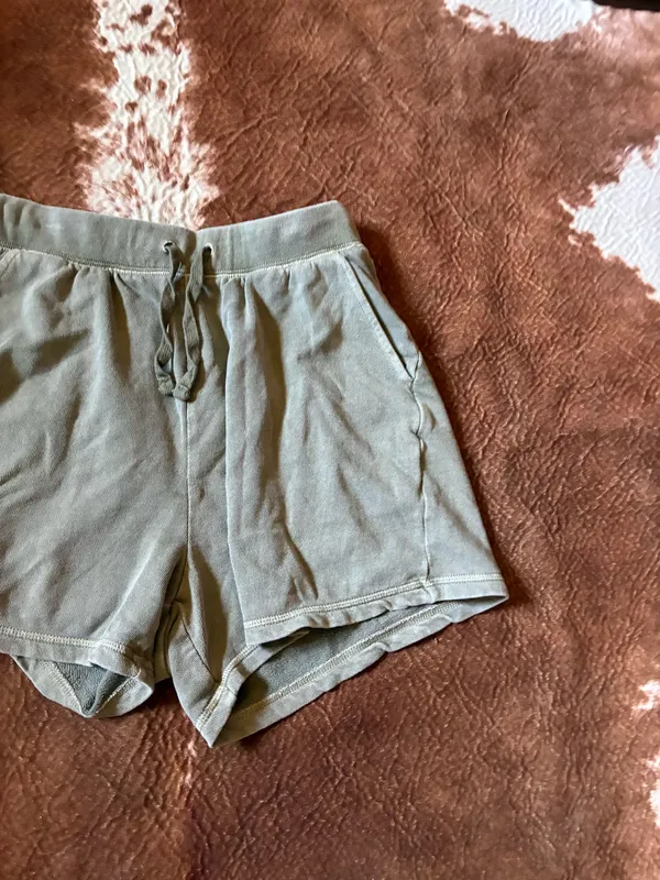 Old Navy high rise sage green lounge shorts size small tall No flaws - Image 2