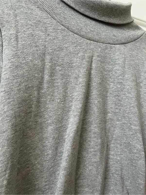 ALO Yoga Light Gray Turtleneck Sweatshirt - Image 2