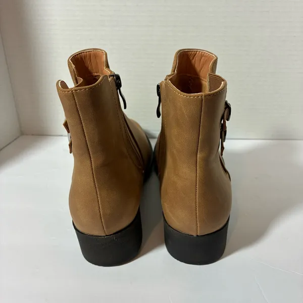 Tan Ankle Bootie Boots Size 9.5 - Image 7