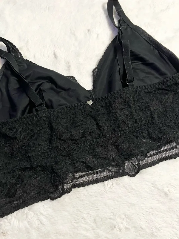 VS PINK Black Lace Bralette Size Large Wireless Comfortable - Image 9
