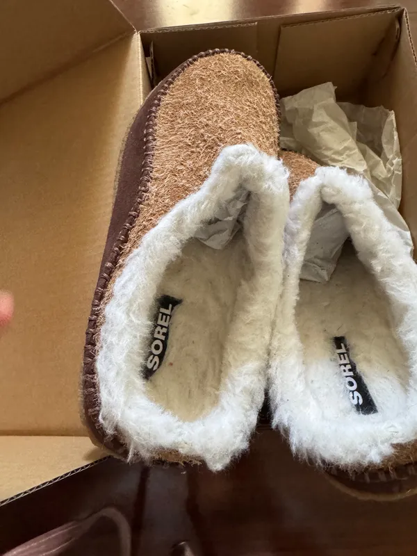 Sorel shoes size 9 men - Image 2