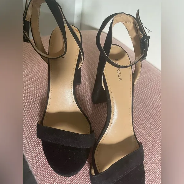 Black Heels - Image 5