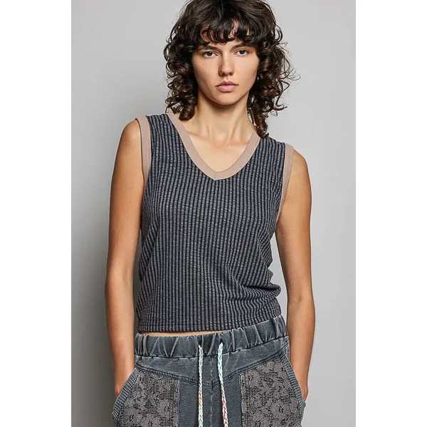 POL V-Neck Contrast‎ Ribbed Sleeveless Tank - Large - Image 2