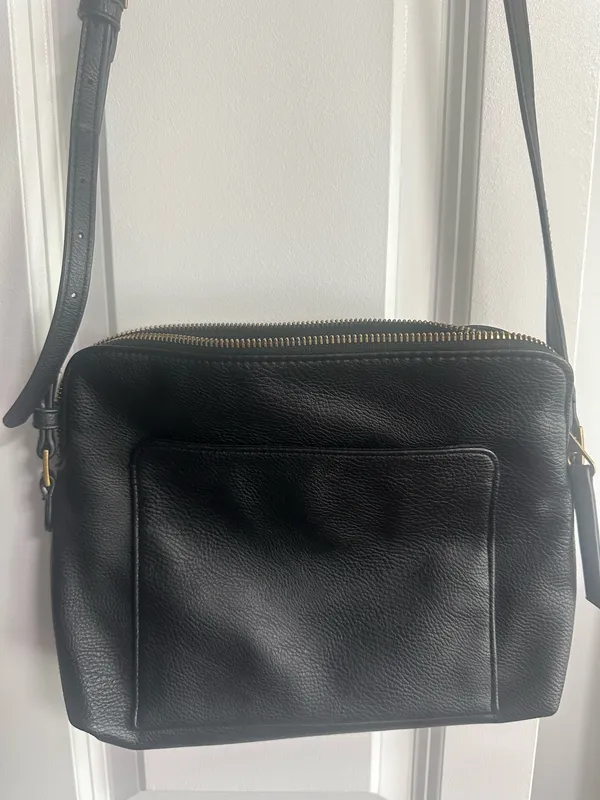 Universal Threads black purse - Image 4