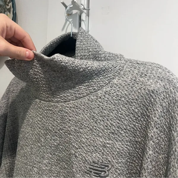 NEW New Balance Mock Neck Transform Pullover Sweatshirt - Image 6
