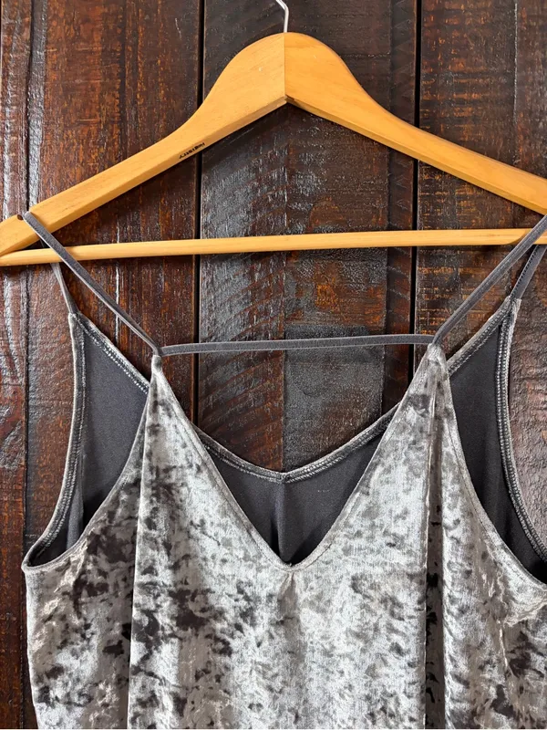 American Eagle Crushed Velvet V-Neck Tank Top Medium - Image 5
