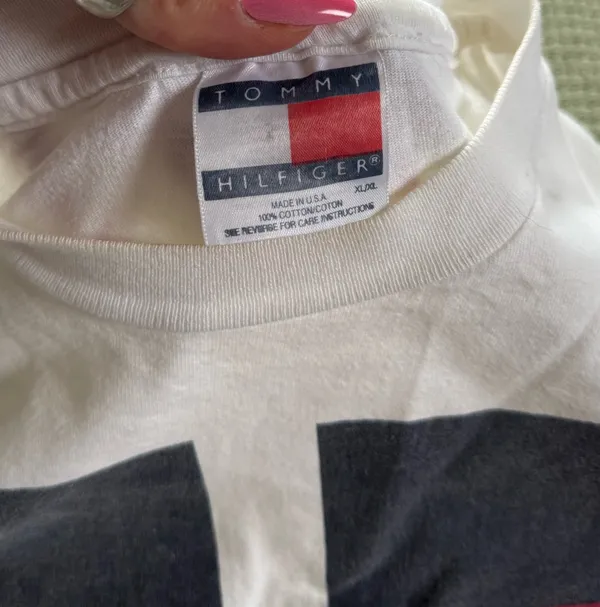 Tommy Hilfiger Vintage T-Shirt - Image 4