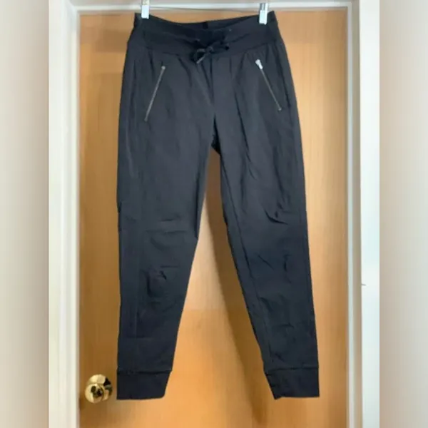 Athleta Women's Black Jogger Pants. Size 0 - Image 2