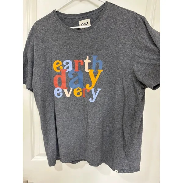 Pact Earth Day Every Day Gray organic cotton colorful print cotton shirt size XL - Image 2