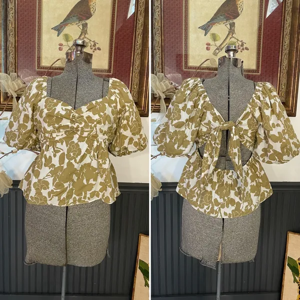 Free The Roses Cotton Floral Peplum Open Tie Back Top - Sz Med 💚🎀 - Image 4