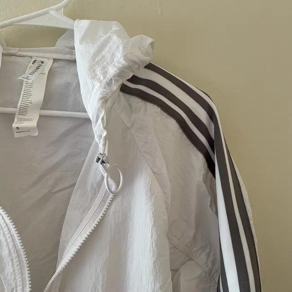 3/ $25 S- Fabletics White and Black Windbreaker Jacket‎ w/ Pockets - Image 2