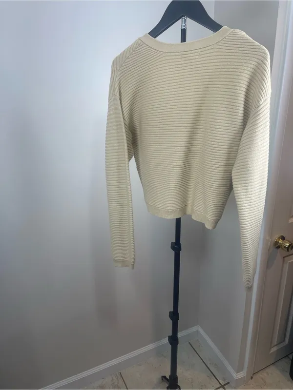 sofia by sofia vergara Cream Ribbed V - Image 3