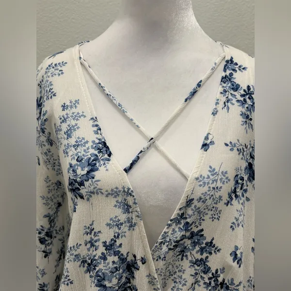 Altar'd State Blue and White Floral Blouse Size S - Image 5
