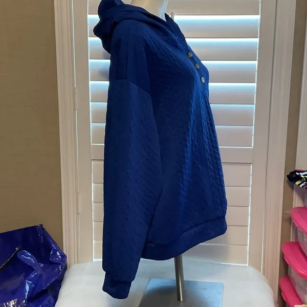 Elegant Blue Women's Quilted Hoodie - Image 2