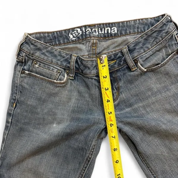 Y2K Bullhead Laguna Jeans Size 1 Short Low Rise Flare Bootcut Medium Wash - Image 3