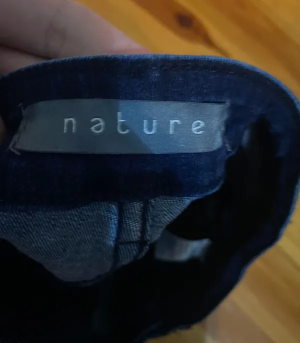 Jeans Shorts Size Large Like New - Image 4