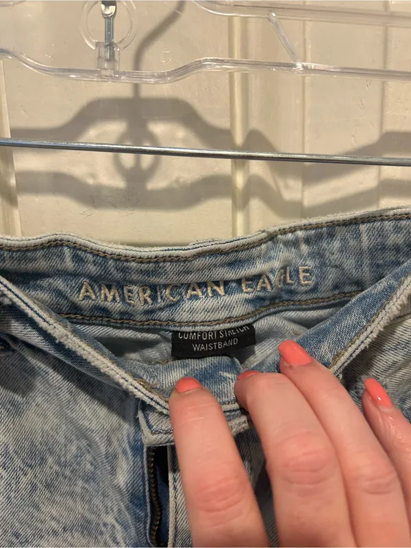 American Eagle Outfitters Light Blue Acid Wash Distressed Denim Shorts - Image 3