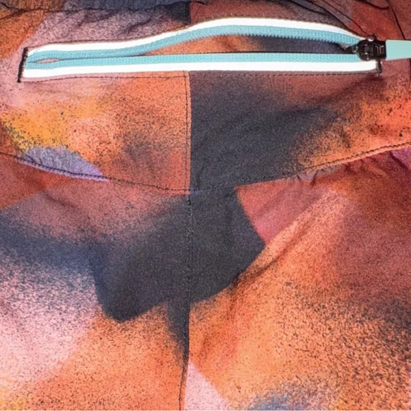 Fabletics Abstract Breathe Mid Rise Running Shorts - Image 7