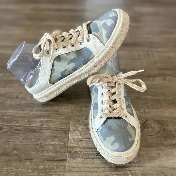 Dolce Vita Camouflage Canvas Slip On Sneakers W/Lace Up, Size 8 - Image 2