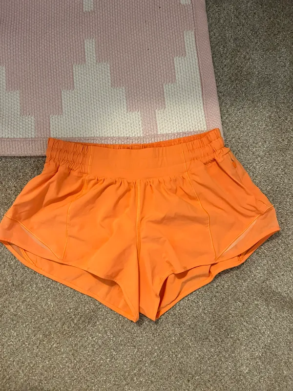 Lululemon Hotty Hot Low-Rise Short 2.5" *Lined orange soda - Image 2