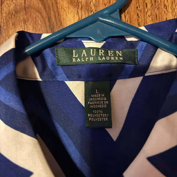 Ralph Lauren Blue and White Chevron Button Down Shirt - Image 4