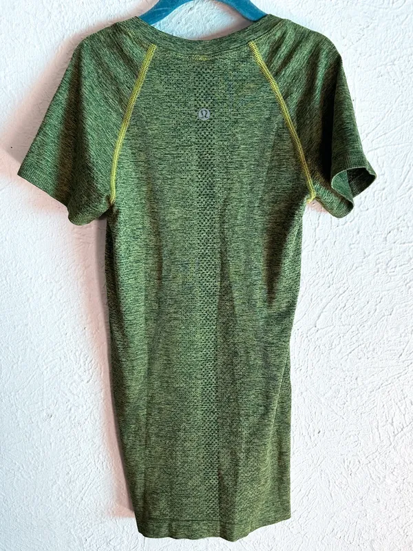 Lululemon Swiftly Tech Short Sleeve Crew Neck Top Green Seamless Sz 0 - Image 2