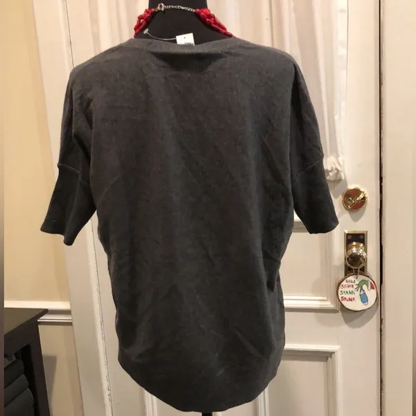 Women’s Charcoal Grey Flat Knit Ribbed Elbow Sleeve Sweater Sz Medium NWT - Image 8