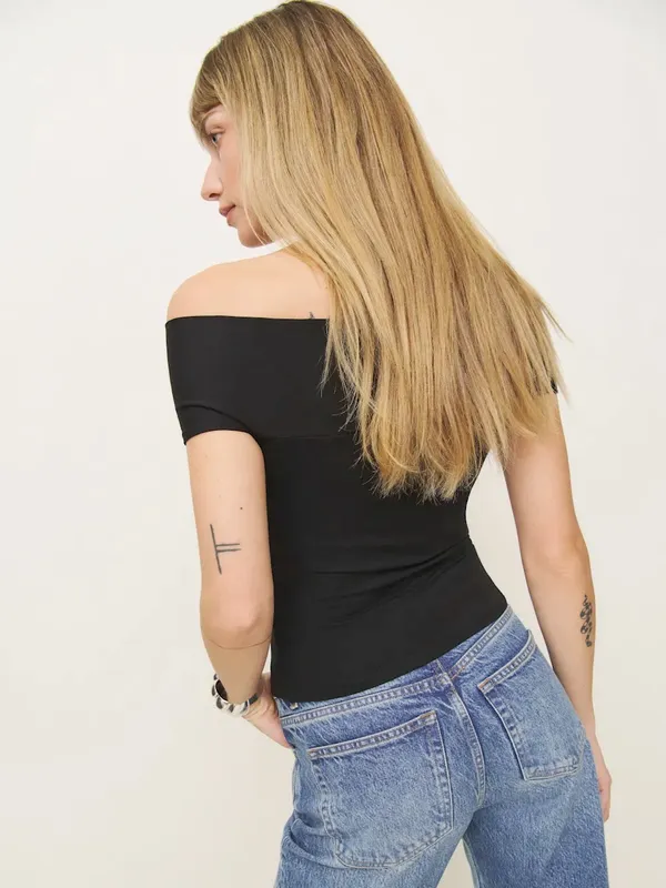 NWOT Reformation Ezlynn Knit Top in Black - Image 3