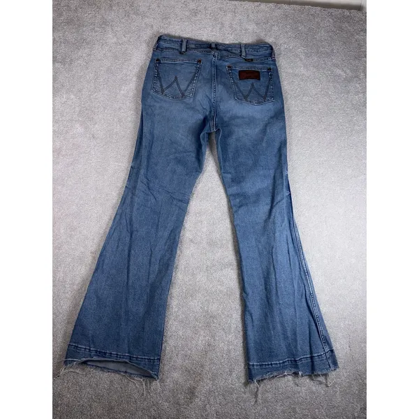 wrangler high‎ rise trouser jeans med wash raw hem 31x32 Flare Bootcut - Image 6