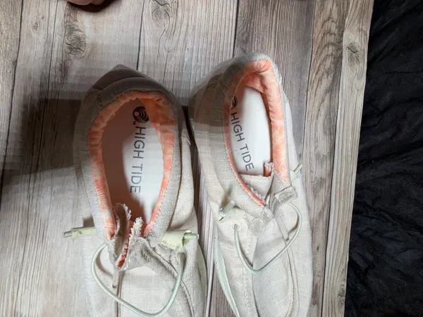 High Tide Women’s Boat /loafer Shoes Cream Fabric Size 8 - Image 2