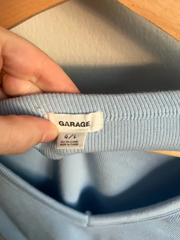 Garage V-Neck Crop Top - Image 3