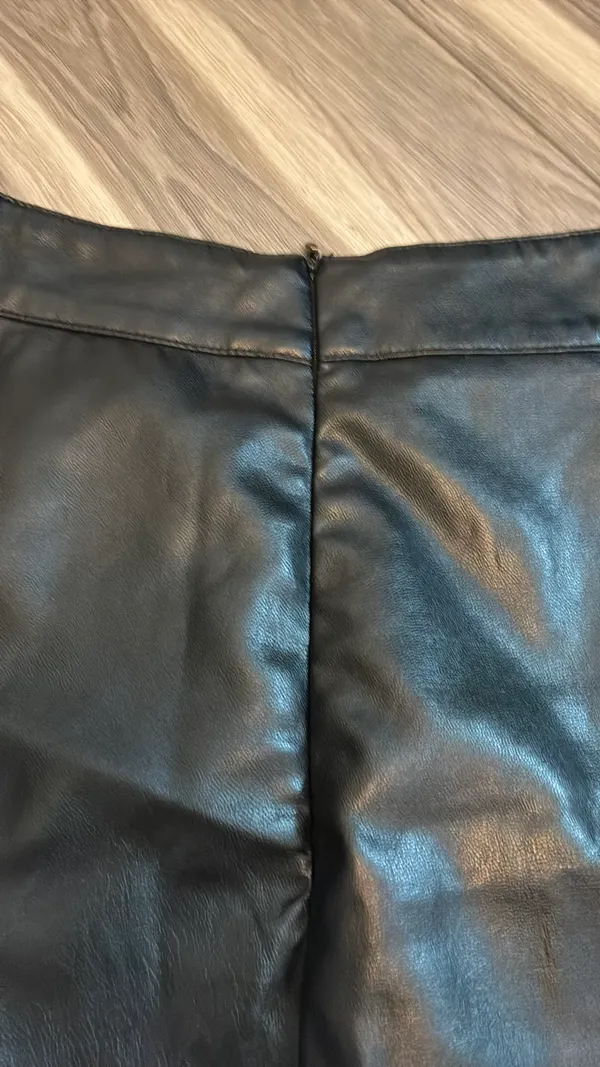 SheIn Black leather skirt size medium - Image 3
