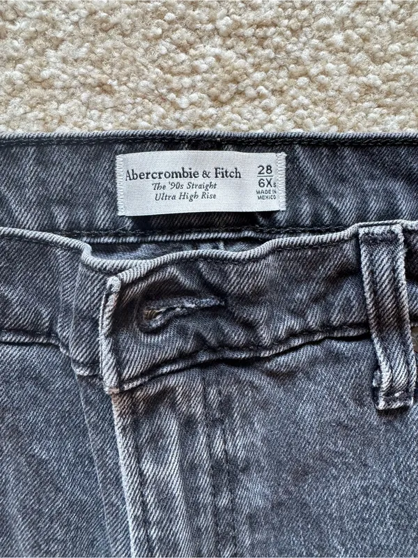 Abercrombie 90s straight ultra high rise Jean - Image 2