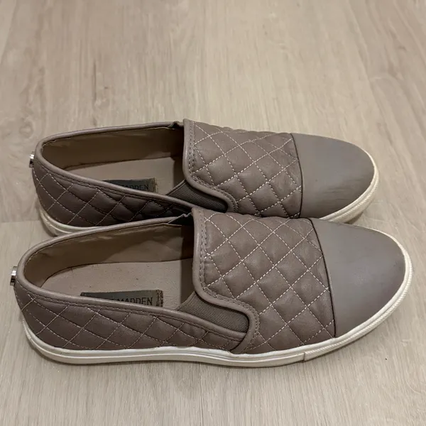 Steve Madden Zaander Quilted Brown Slip-On Sneakers - Image 5