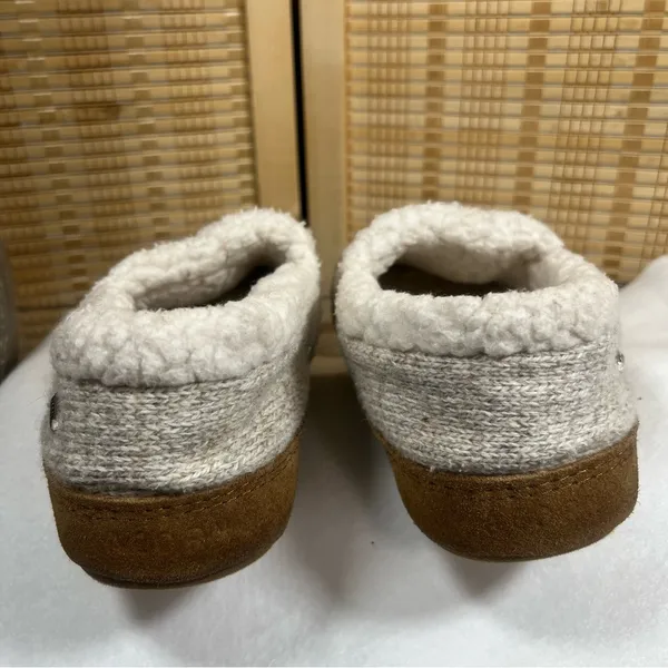 ACORN Slippers, Size: 6 1/2 - 7 1/2 - Image 3