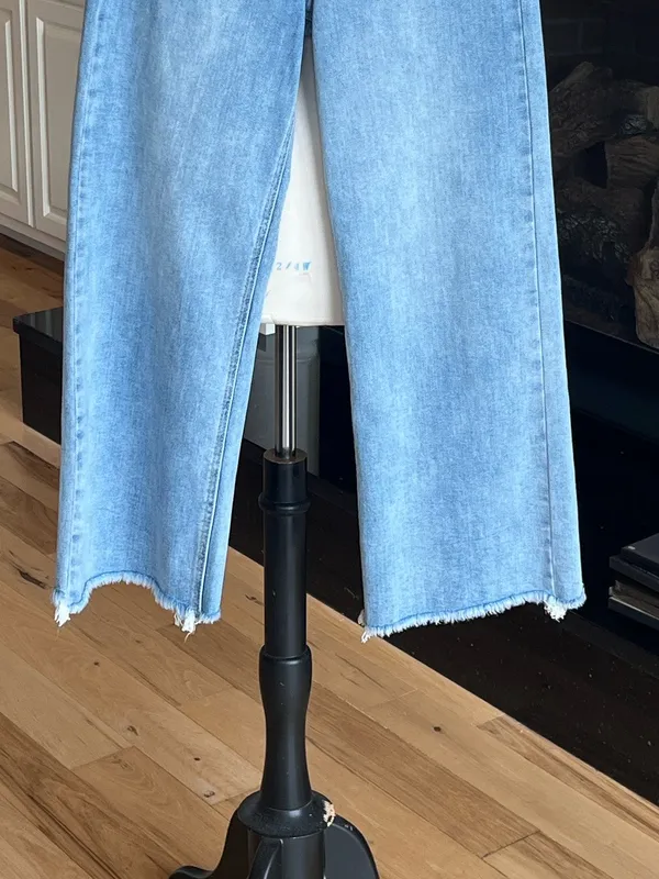 Social Threads Risen Jeans Light Wash Wide Leg Crop Jeans Frayed Hem - Women - Image 3