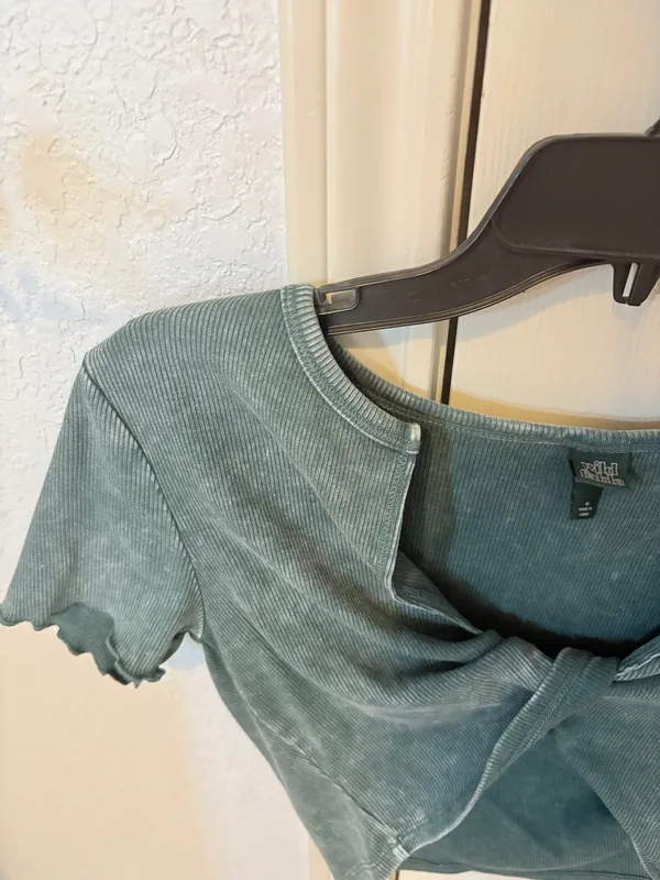Wild Fable Cropped layering top - Image 2