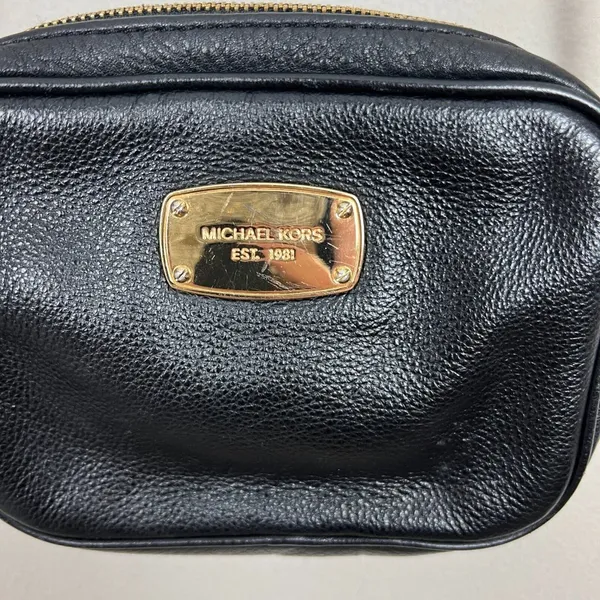 Michael Kors Crossbody‎ Bag Black Leather Gold Chain Strap Zip Card Slots Small - Image 4