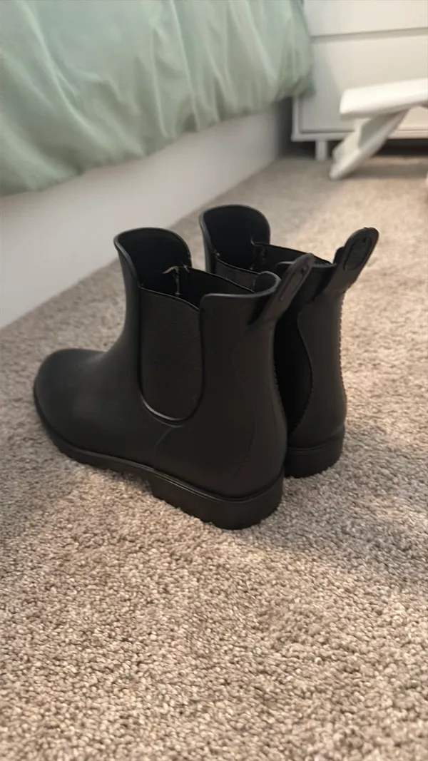 Amazon Black Rainboots - Image 3