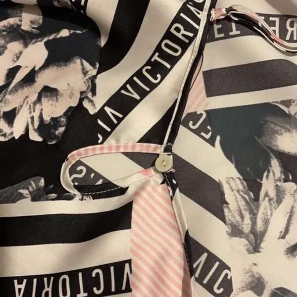 Victoria’s Secret VS Satiny Cami Top Classic VS Print Pink Black Vintage S - Image 2