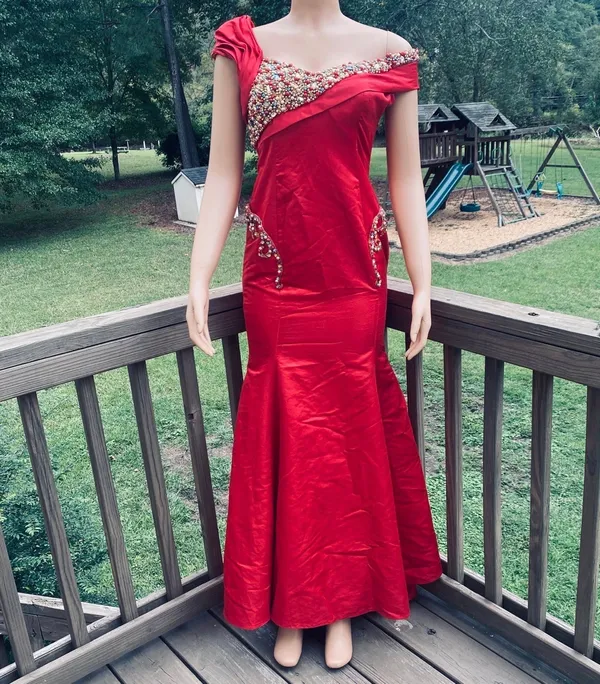 Elegant Red Off-Shoulder Evening Gown with Crystal Detail - Image 9