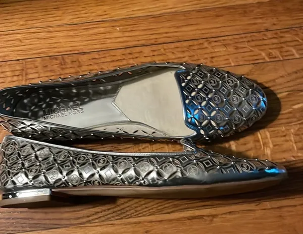 Michael Kors silver flats  - Image 9