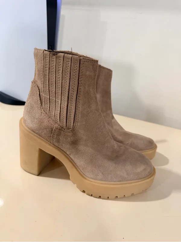 Dolce Vita Taupe Suede Platform Chelsea Heeled Boot - Image 4