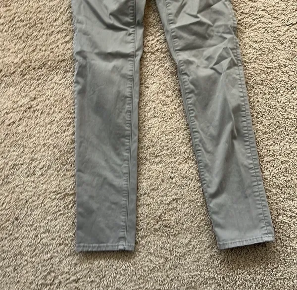 American eagle skinny grey jeans Size 28 x 32 Like new - Image 3