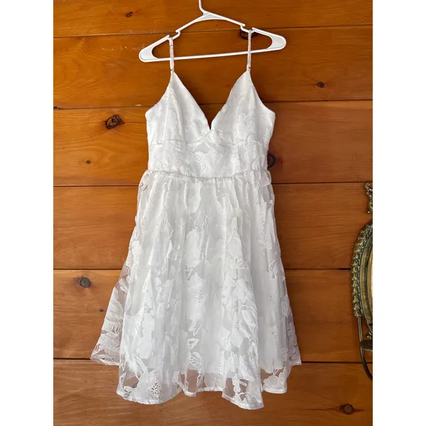NWT Lulus Floral Feelings White Floral Jacquard Babydoll Mini Dress Cocktail M - Image 3